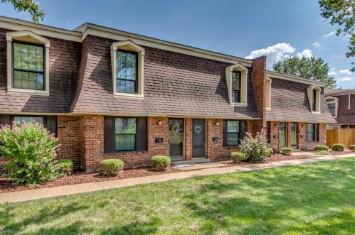 1886 Union Rd, Saint Louis, MO 63125-2376