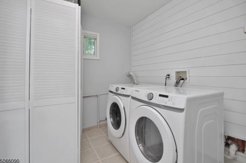 40 Camden Pl, West Milford Lakes NJ  07480-1106 exterior