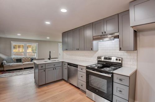 155 Hemphill School Rd, Atlanta GA  30331-1621 exterior