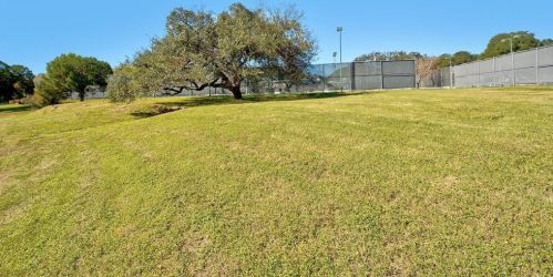 5406 Courtyard Dr, Austin TX 78730-5015 exterior