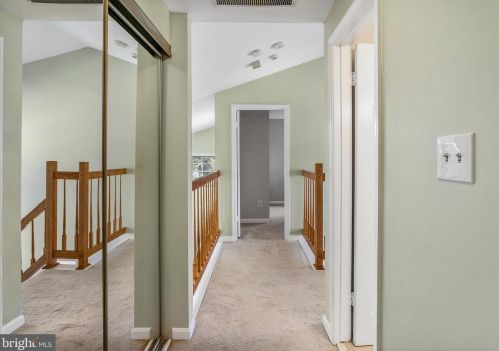 7513 Cross Gate Ln, Alexandria VA 22315-4619 exterior