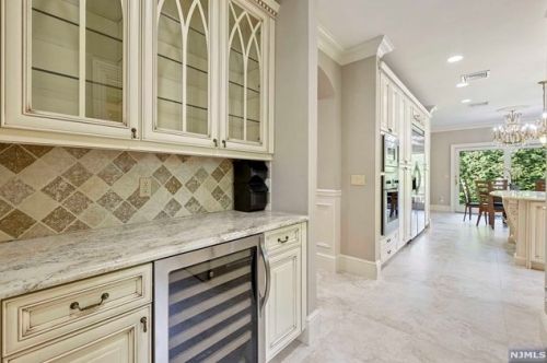 32 Lenox Ave, Demarest NJ 07627-2112 exterior