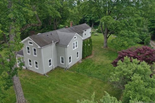 123 Skokorat St, Seymour CT 06483-3838 exterior