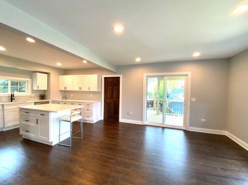 596 Euclid Ave, Elmhurst IL  60126-4336 exterior