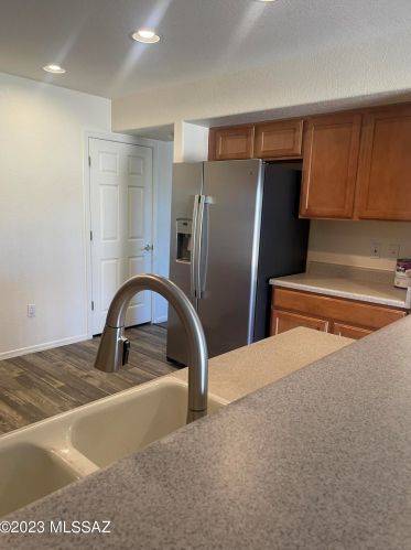 2486 Rau River Rd, Tucson AZ  85705-4934 exterior