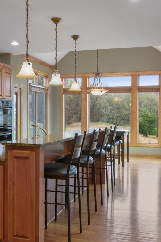 1676 Isabella Pkwy, Chaska MN 55318-3214 exterior