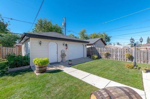 4826 Long Ave, Chicago IL 60641-3220 exterior