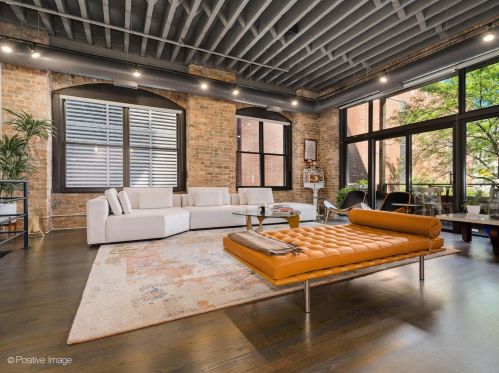 420 Grand Ave, Chicago IL 60612-1144 exterior