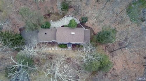 462 Laurel Ln, Kinnelon NJ  07405-3122 exterior