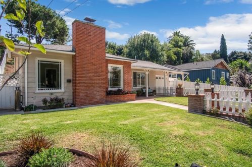 1090 Arroyo Dr, Fullerton, CA 92833-2303