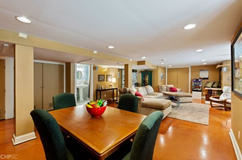 1309 Carmen Ave, Chicago IL 60640-2903 exterior