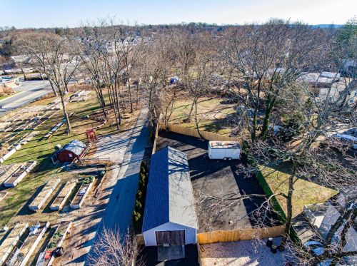 20 Lowndes Ave, Huntington Station NY 11746-1224 exterior