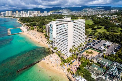 2895 Kalakaua Ave, Honolulu HI  96815-4093 exterior