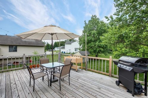 607 17 St, Mishawaka IN 46544-5644 exterior