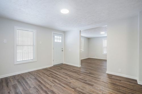 1132 Broadway Ave, Grand Rapids MI 49504-3207 exterior