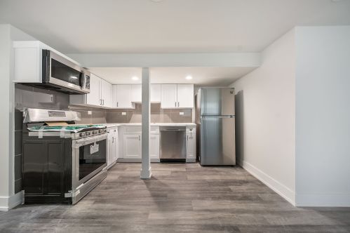 5201 Wellington Ave, Chicago, IL 60641-4906