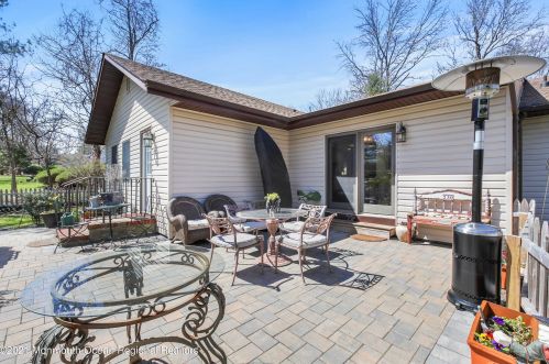 26 Iler Dr, Middletown NJ 07748-3322 exterior