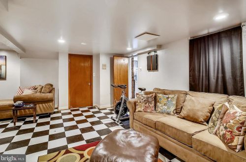 2905 Carlton Ave, Washington DC 20018-2615 exterior