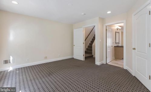 1915 Carpenter St, Philadelphia PA 19146-2615 exterior