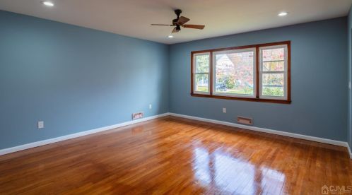 131 Bernard Ave, Edison NJ 08837-3036 exterior