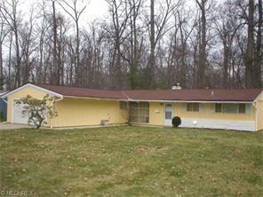 2415 Elmwood Dr, Cleveland OH  44145-3134 exterior