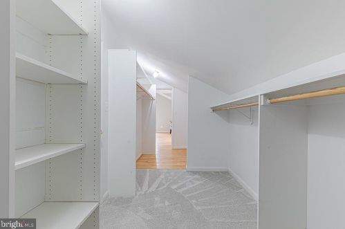 1515 Highwood Dr, Mc Lean VA  22101-5800 exterior