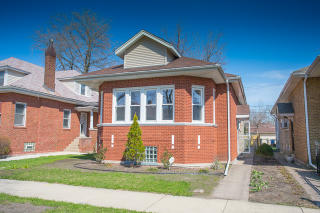 7921 Oglesby Ave, Chicago IL  60617-1132 exterior