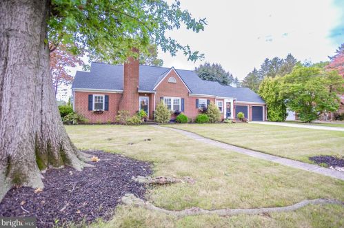 221 Clearview Rd, Hanover, PA 17331-1310