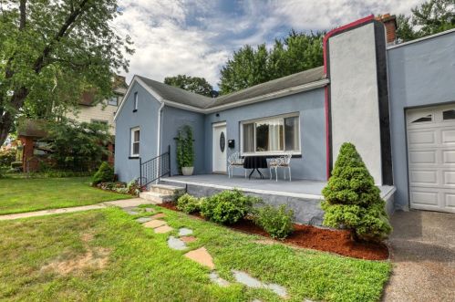 60 Ingersoll Grv, Springfield, MA 01109-4011