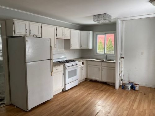 1638 Glen Flora Ave, Waukegan, IL 60085-1721