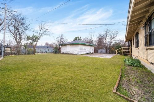 1316 Adelaide Dr, Dallas TX 75216-6911 exterior