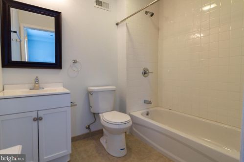 321 40th St, Philadelphia PA 19104-4600 exterior