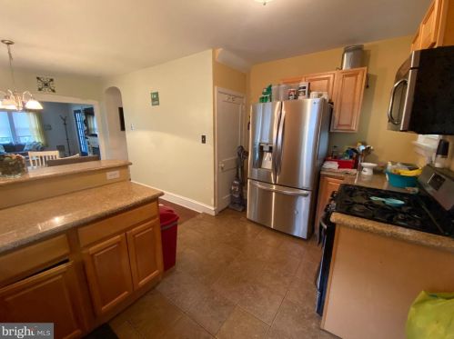 317 Oakland Ave, Camden NJ 08107-1211 exterior