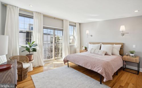 1627 Carpenter St, Philadelphia PA  19146-2005 exterior