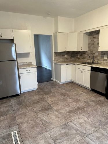 2011 Gregory St, Pittsburgh PA  15203-1641 exterior