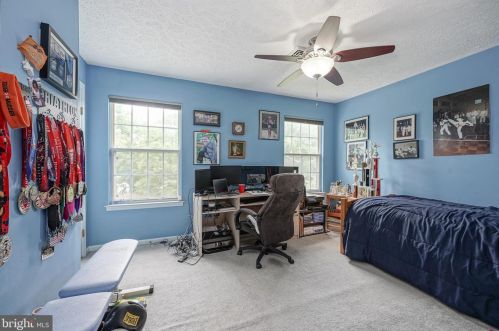 42 Hamilton Lk Dr, Trenton NJ 08619-3437 exterior