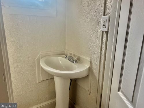 316 Prince St, Lancaster PA 17603-3024 exterior