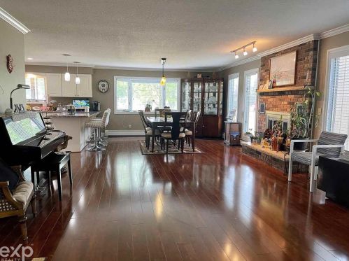 327 Cass St, Standish MI 48658-9229 exterior