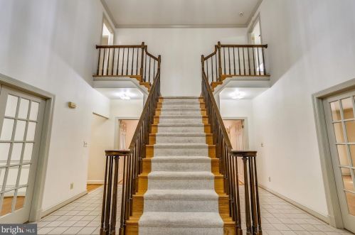 13620 Canal Vista Ct, Rockville MD  20854-1028 exterior