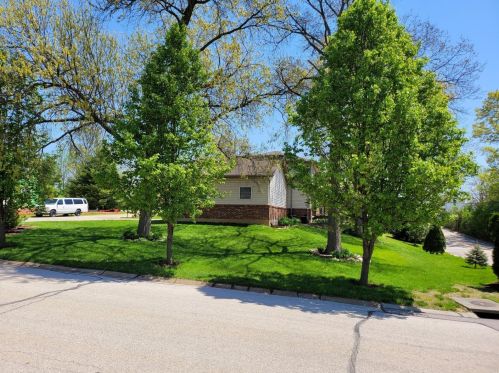 1 Crabapple Ct, Saint Louis MO 63132-3422 exterior