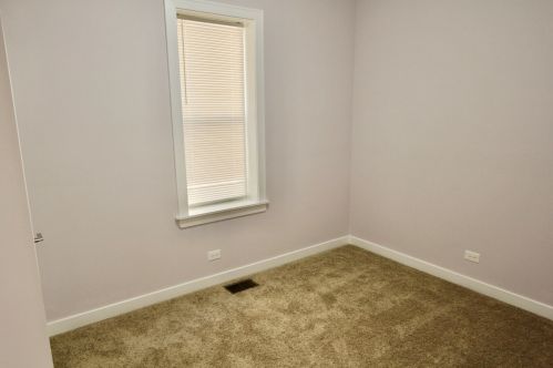 937 Long Ave, Chicago IL 60641-1348 exterior