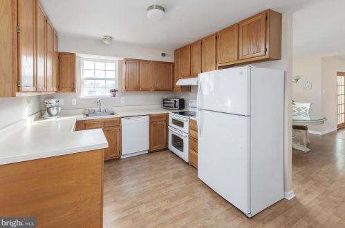 262 Lk Rd, Pilesgrove NJ 08098-3008 exterior