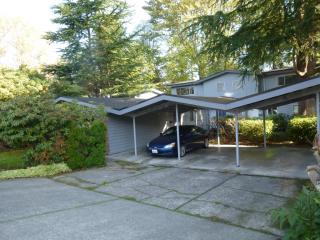 9530 8th Ave, Seattle WA  98115-2117 exterior