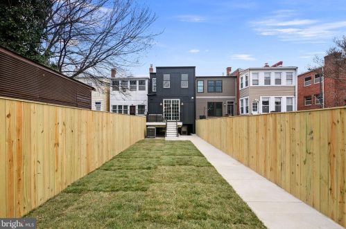 1613 Capitol St, Washington DC  20003-1620 exterior