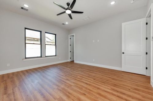 302 Edgewood Dr, Montgomery TX exterior