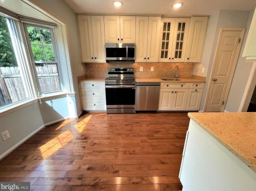 7623 Coddle Hbr Ln, Rockville MD 20854-3253 exterior