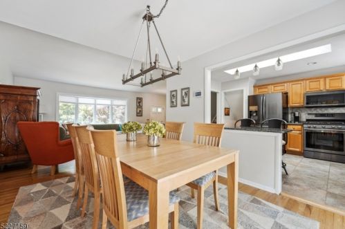 69 Sutton Dr, Berkeley Heights NJ 07922-2513 exterior