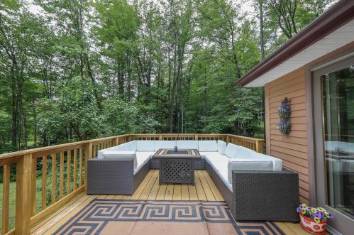 247 Elm St, Concord NH 03303-3322 exterior