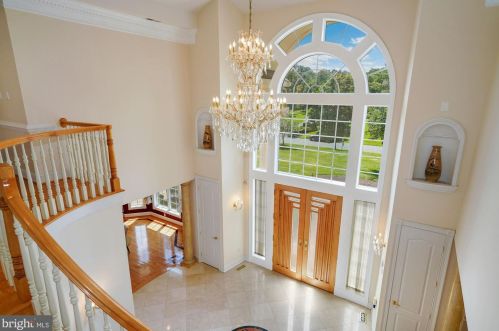 12705 Greenbriar Rd, Rockville MD 20854-6324 exterior