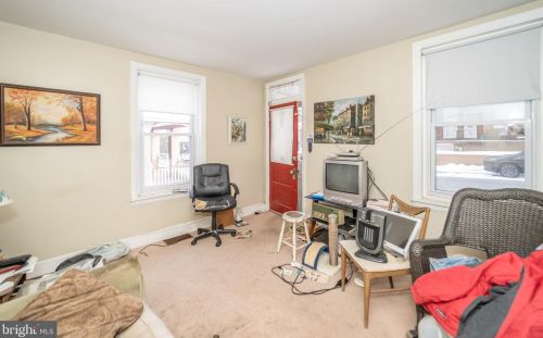 414 9 St, Chester PA 19013-2701 exterior